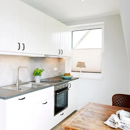 Dat-meerhus Apartment *