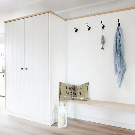 Dat-meerhus Apartment *