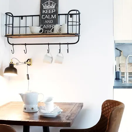 Dat-meerhus Apartment *